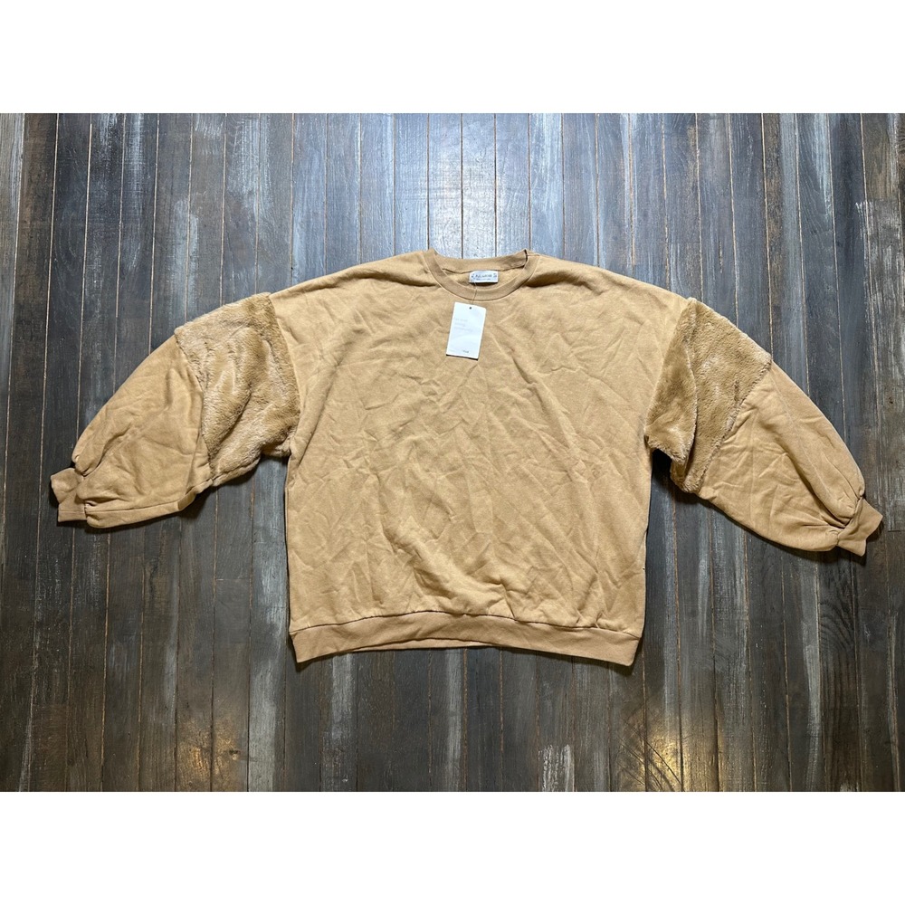 Pull&Bear Faux Fur Sleeve Oversized Sweatshirt Tan Camel Crewneck